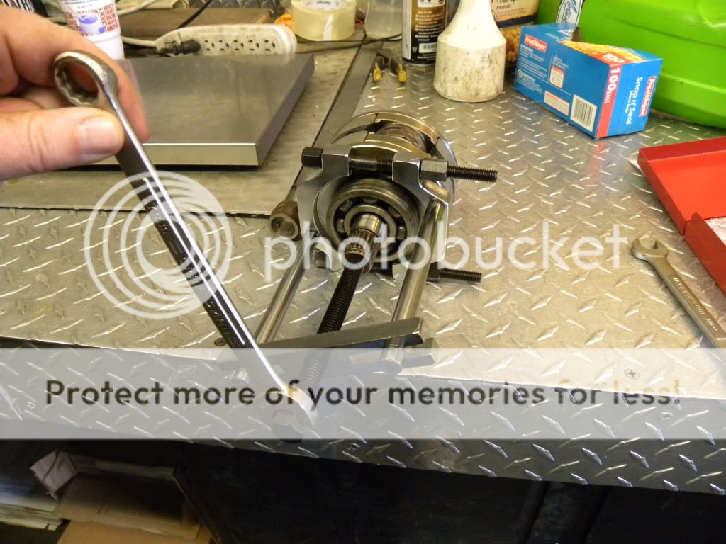 How to safely remove crank bearings from a motorcycle. KX Guru Racing